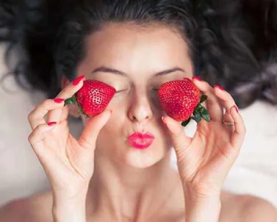 Strawberries contain amazing astringent properties