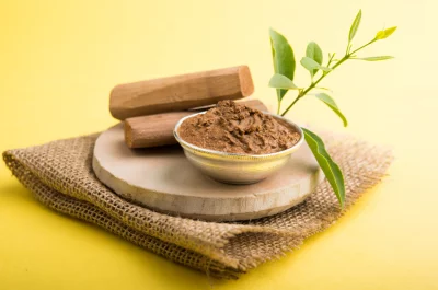 Sandalwood has anti-inflammatory properties that are good for your skin tan