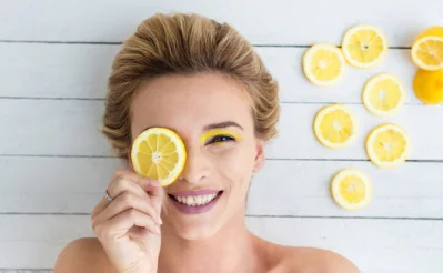 Lemon juice has the power to re-equilibrate the pH of your skin