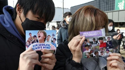 Fans flocked to the Yeoncheon boot camp where the K-pop star will spend the next several months.